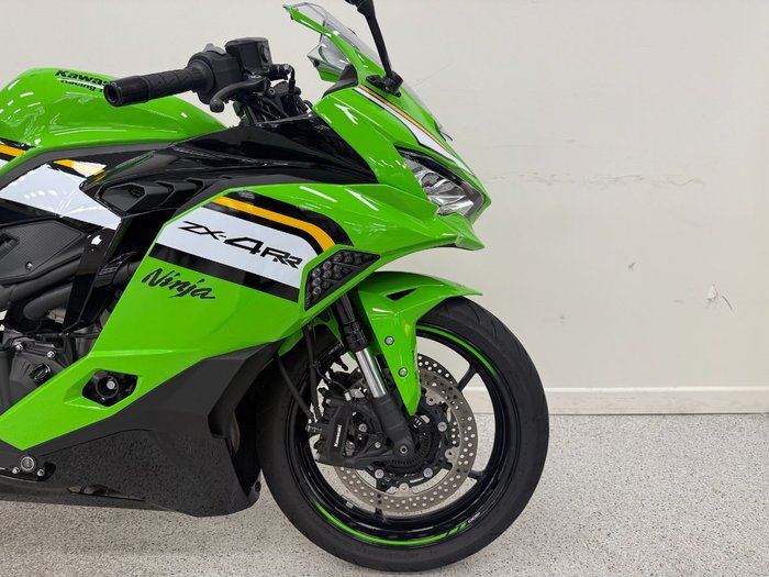 2025 Kawasaki NINJA 400 ZX-4RR KRT Green