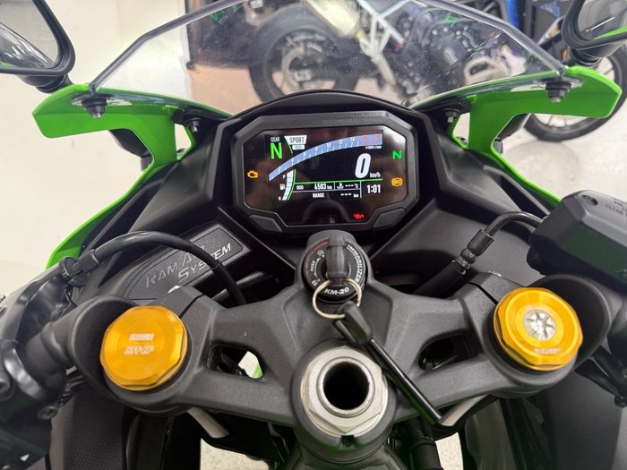 2025 Kawasaki NINJA 400 ZX-4RR KRT Green