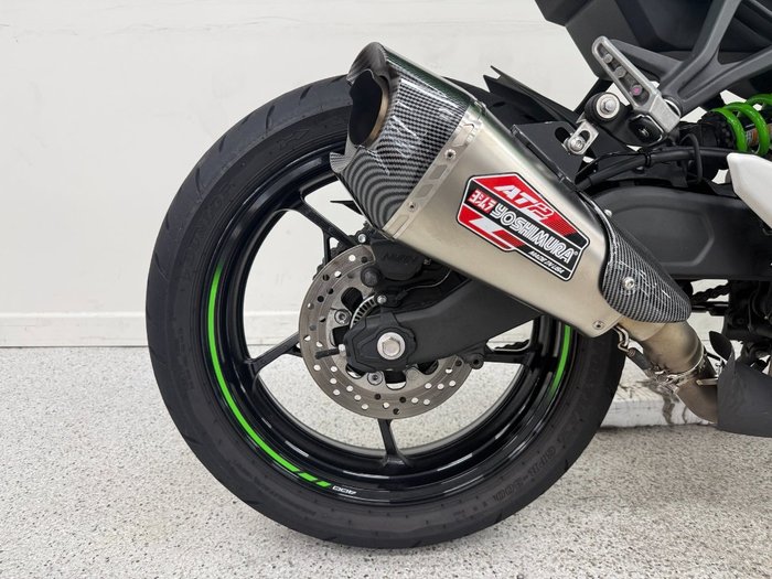 2025 Kawasaki NINJA 400 ZX-4RR KRT Green