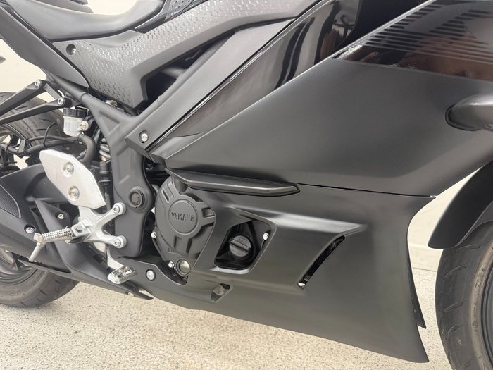 2021 YAMAHA YZF-R3 Black