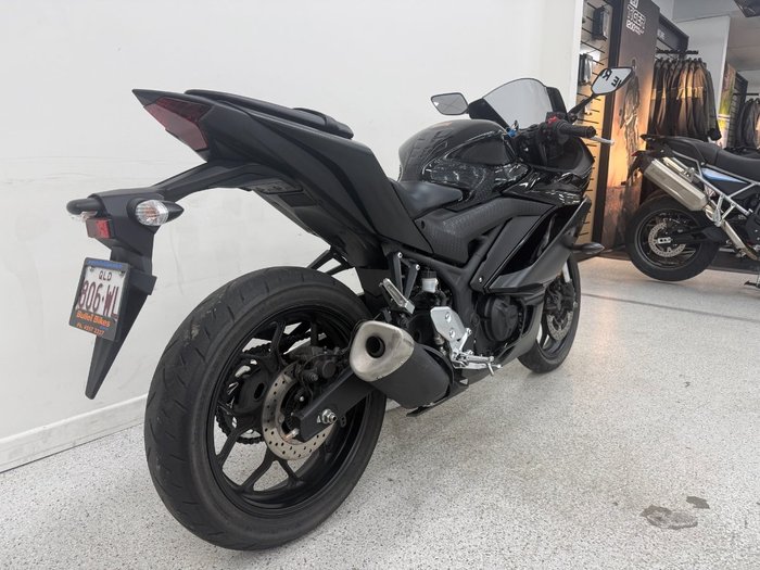 2021 YAMAHA YZF-R3 Black