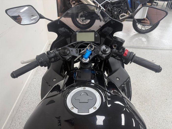 2021 YAMAHA YZF-R3 Black