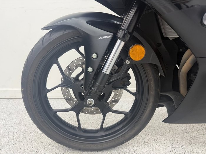 2021 YAMAHA YZF-R3 Black