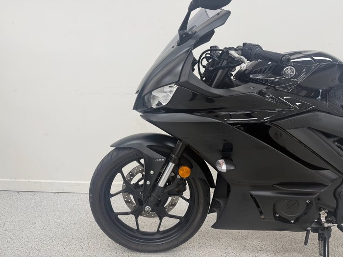 2021 YAMAHA YZF-R3 Black