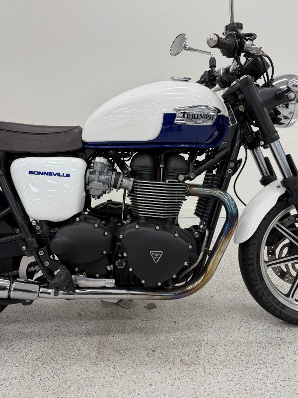 2014 Triumph BONNEVILLE T100 Blue