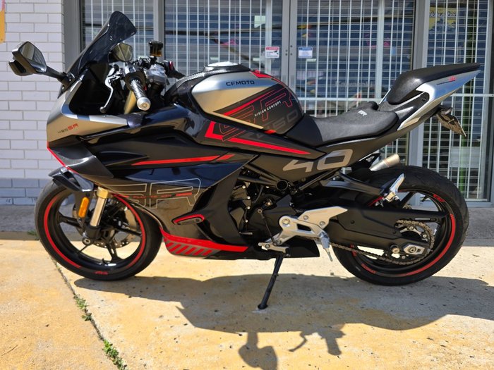 2023 CFMOTO 450 SR ABS