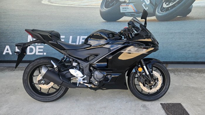 2026 Yamaha YZF-R3 Black
