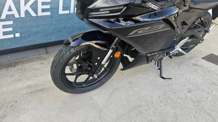 2026 Yamaha YZF-R3 Black