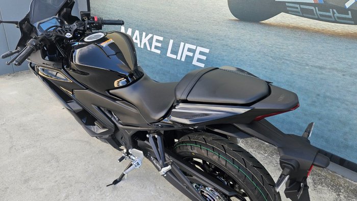 2026 Yamaha YZF-R3 Black