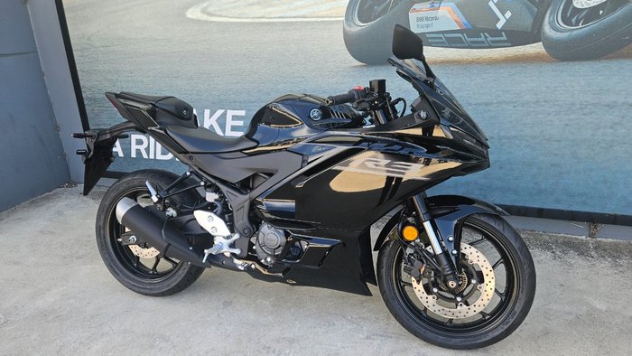 2026 Yamaha YZF-R3 Black