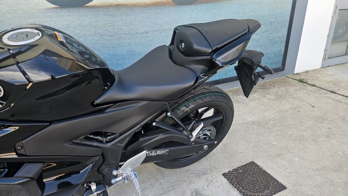 2026 Yamaha YZF-R3 Black