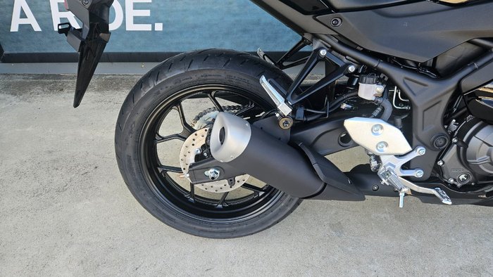 2026 Yamaha YZF-R3 Black