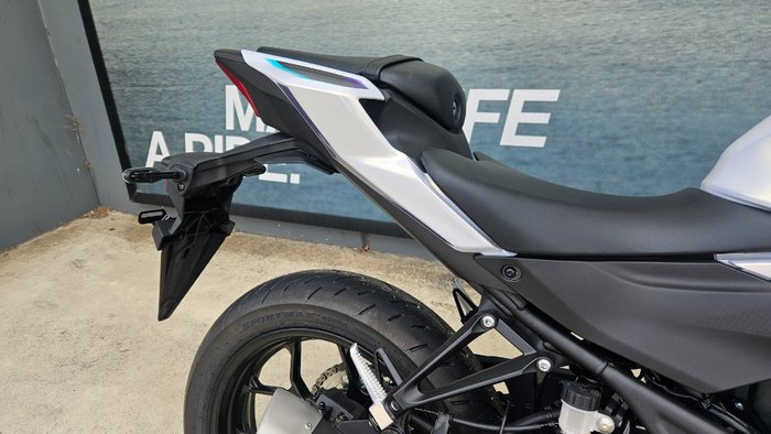 2025 Yamaha YZF-R3 White