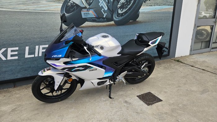 2025 Yamaha YZF-R3 White