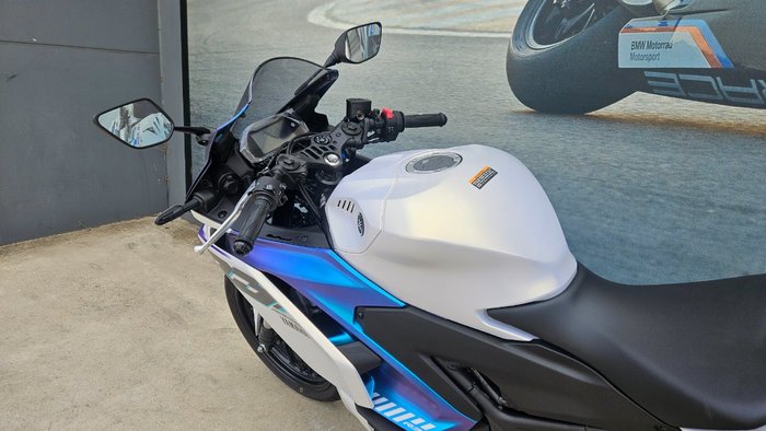 2025 Yamaha YZF-R3 White