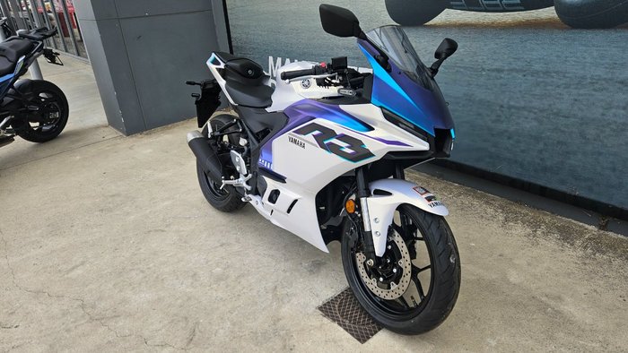 2025 Yamaha YZF-R3 White