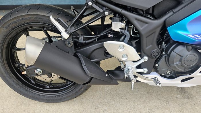 2025 Yamaha YZF-R3 White