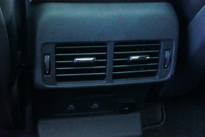 2024 Land Rover Range Rover Velar PHEV P400e Dynamic SE