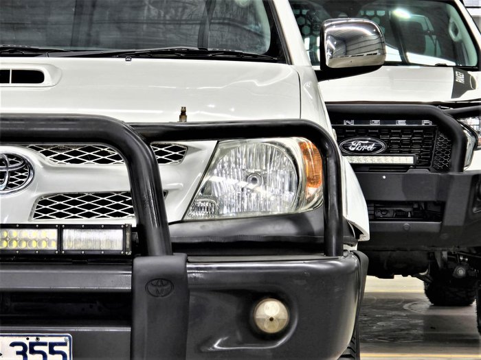 2006 Toyota Hilux SR5 KUN26R MY07 4X4 Glacier White
