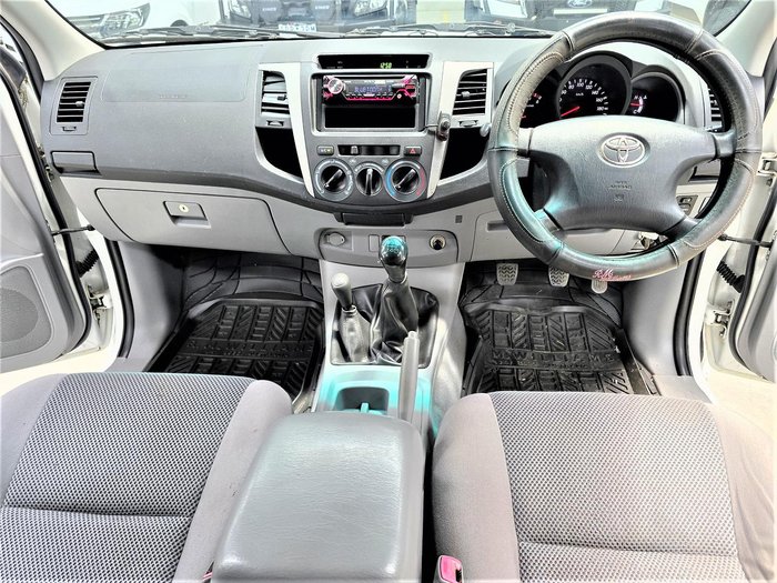 2006 Toyota Hilux SR5 KUN26R MY07 4X4 Glacier White