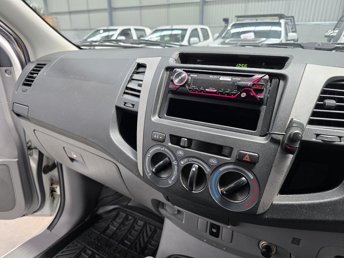 2006 Toyota Hilux SR5 KUN26R MY07 4X4 Glacier White