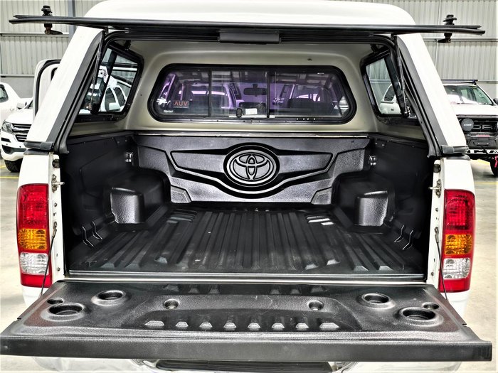 2006 Toyota Hilux SR5 KUN26R MY07 4X4 Glacier White