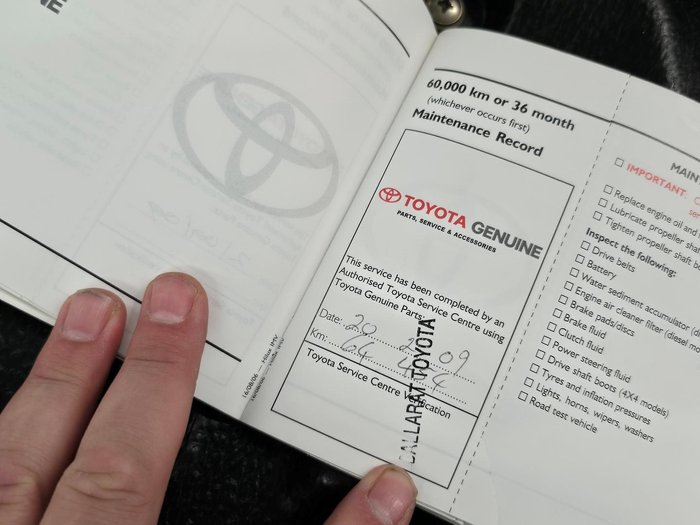 2006 Toyota Hilux SR5 KUN26R MY07 4X4 Glacier White