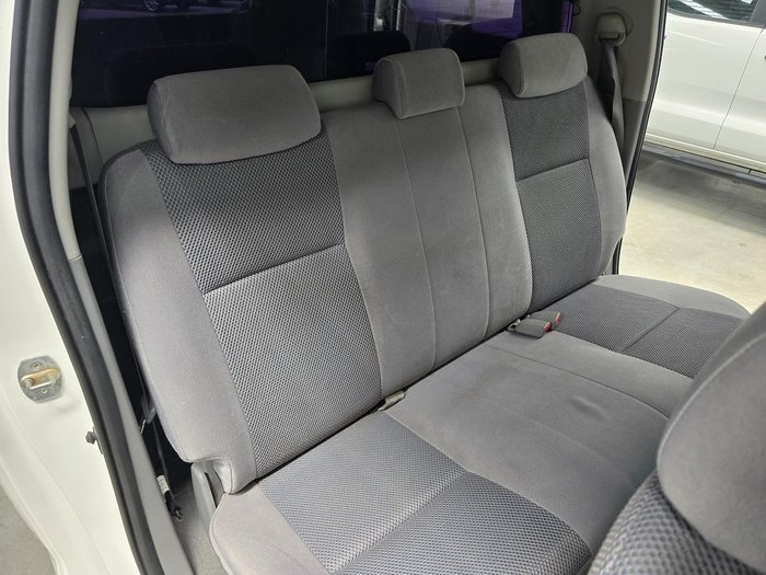 2006 Toyota Hilux SR5 KUN26R MY07 4X4 Glacier White