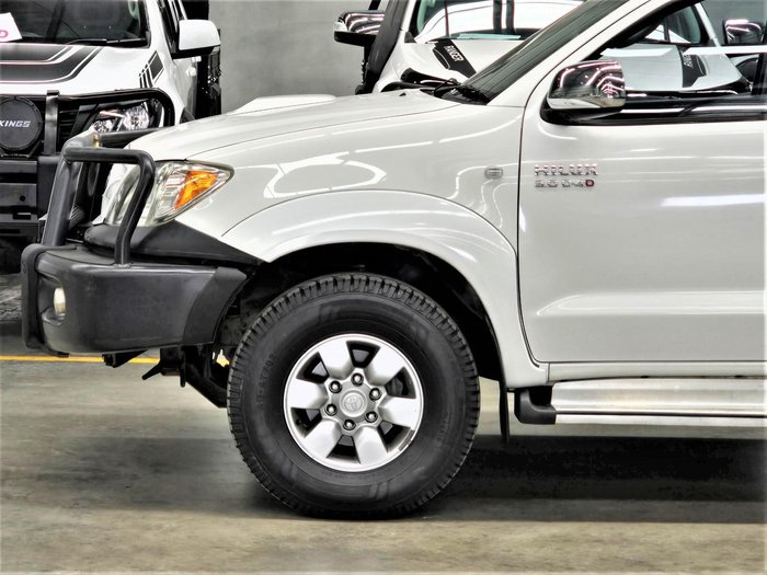 2006 Toyota Hilux SR5 KUN26R MY07 4X4 Glacier White