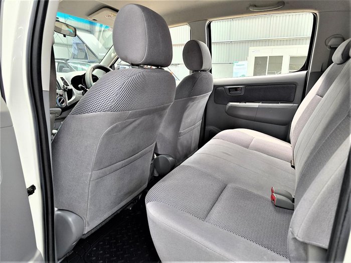 2006 Toyota Hilux SR5 KUN26R MY07 4X4 Glacier White