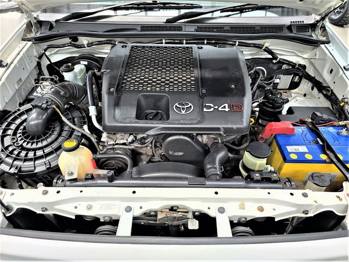 2006 Toyota Hilux SR5 KUN26R MY07 4X4 Glacier White