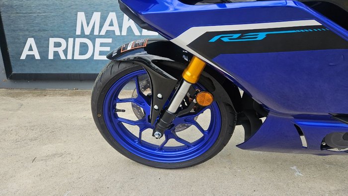 2025 Yamaha YZF-R3 Blue
