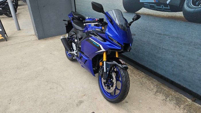 2025 Yamaha YZF-R3 Blue