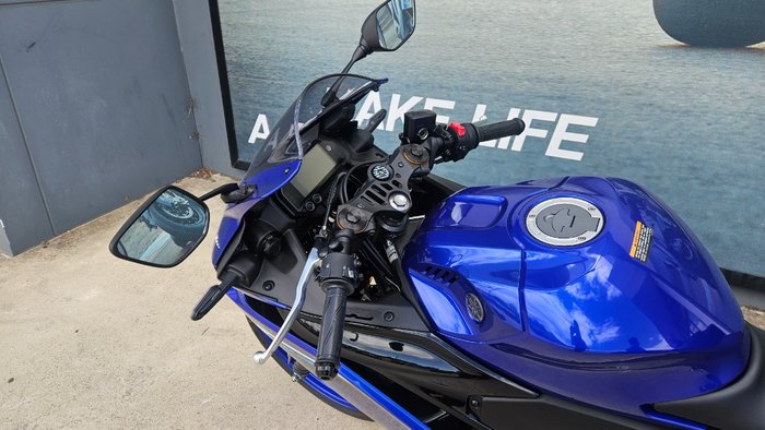 2025 Yamaha YZF-R3 Blue