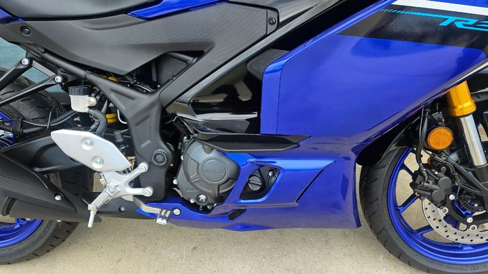 2025 Yamaha YZF-R3 Blue