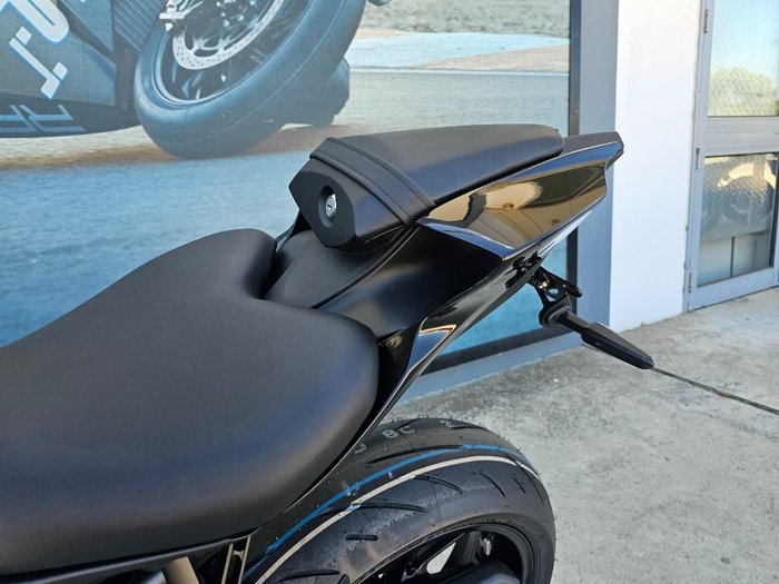 2025 Yamaha YZF-R7LA GREY