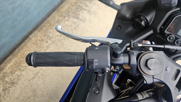 2025 Yamaha YZF-R3 Blue