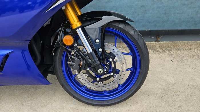 2025 Yamaha YZF-R3 Blue