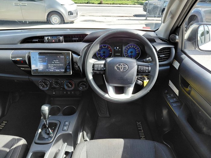 2020 Toyota Hilux SR