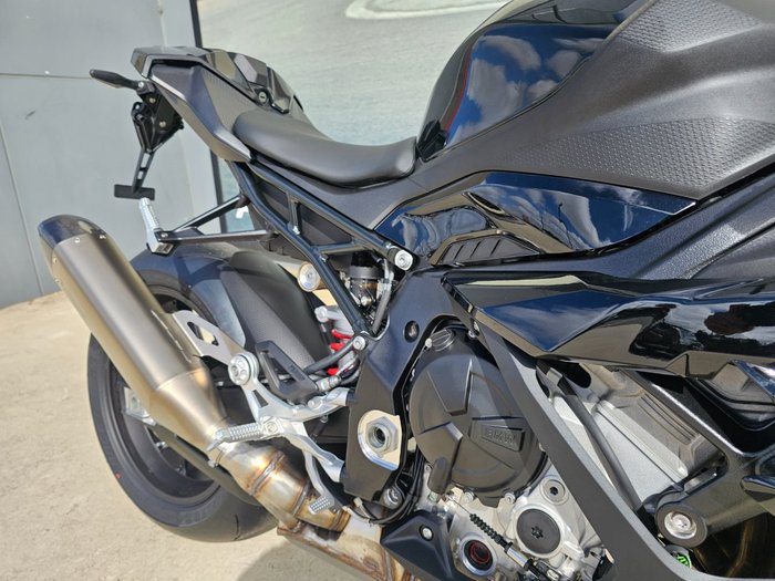 2026 BMW Motorrad S 1000 RR RACE Black