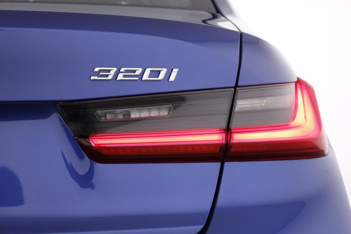 2022 BMW 3 Series 320i M Sport