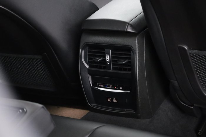 2022 BMW 3 Series 320i M Sport