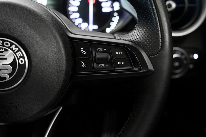 2021 Alfa Romeo Giulia Sport