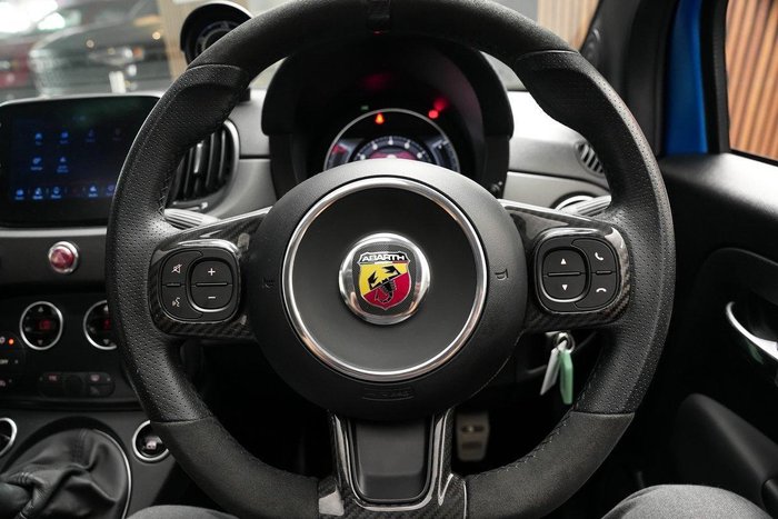 2023 Abarth 695 Competizione