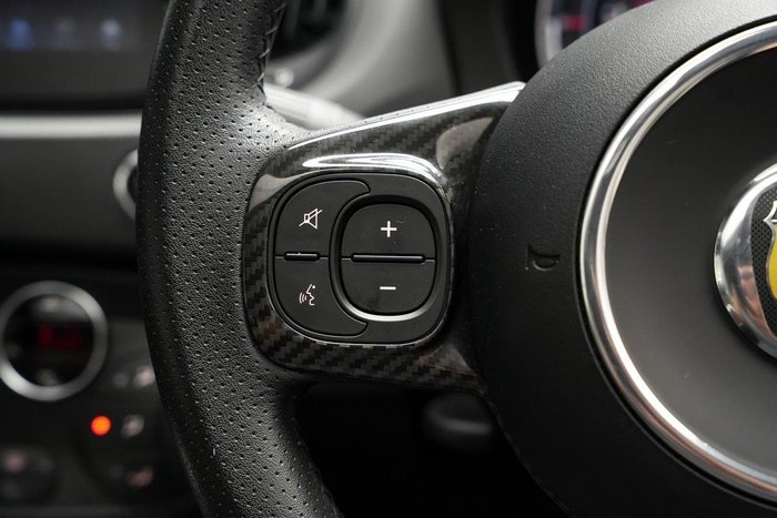 2023 Abarth 695 Competizione