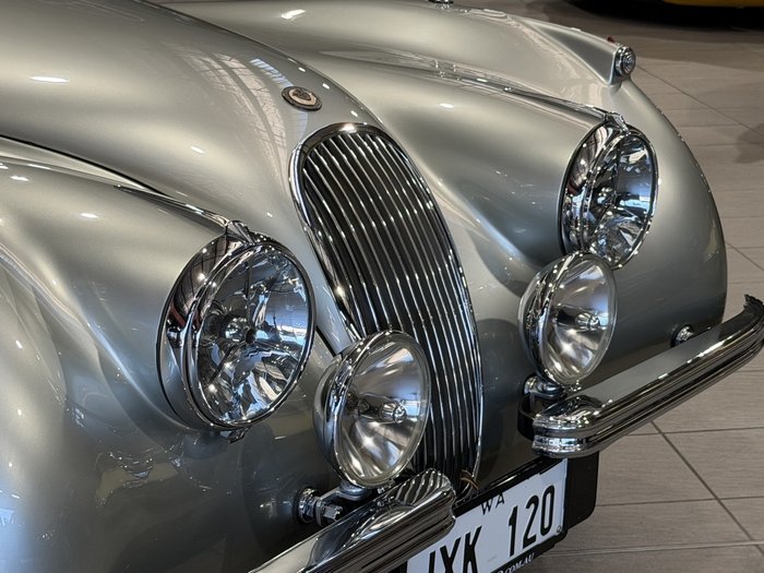 1954 Jaguar XK120 FHC