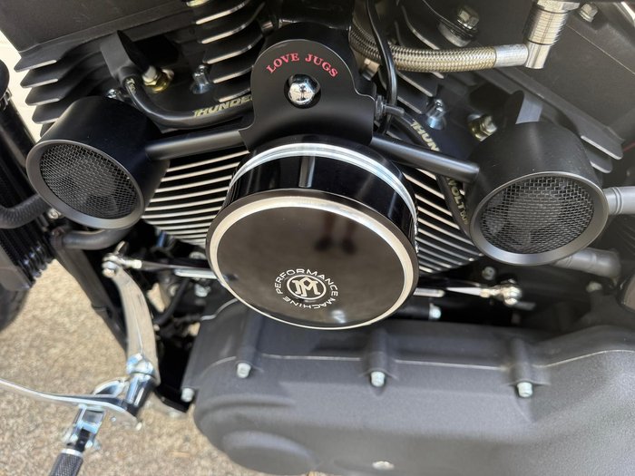 2010 Harley-Davidson Dyna Street Bob 96 (FXDB) Dyna Black