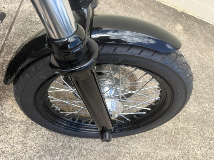 2010 Harley-Davidson Dyna Street Bob 96 (FXDB) Dyna Black