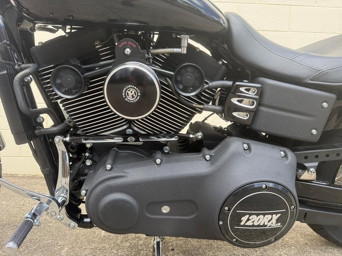 2010 Harley-Davidson Dyna Street Bob 96 (FXDB) Dyna Black