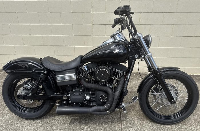 2010 Harley-Davidson Dyna Street Bob 96 (FXDB) Dyna Black